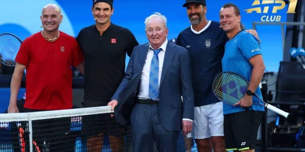 多多28app-罗德拉沃尔上空最璀璨的烟花 献给罗杰费德勒 致我们终将逝去的青春