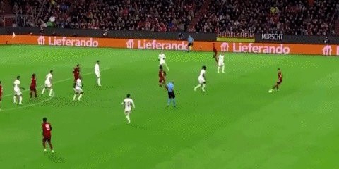 28圈-【欧冠】莱万3球1助攻 拜仁5比2本菲卡提前两轮出线