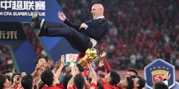 多多28app-全景特写海港中超第3冠 深夜山东泰山兵临城下…